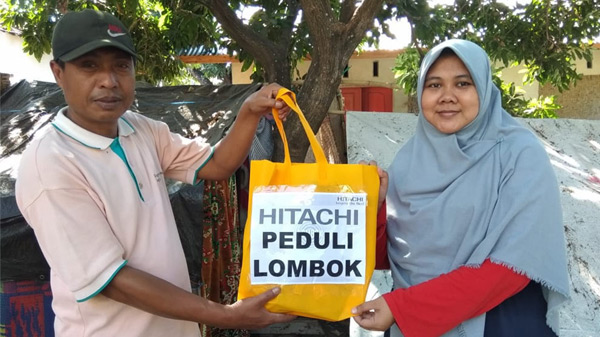 Hitachi Asia Indonesia raises more than 5 million Rp in Lombok relief efforts